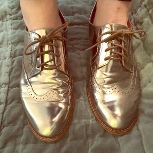 Chrome oxford wingtip shoes